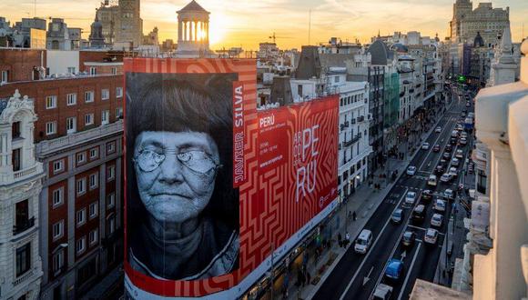 Imponente gigantografía donde se aprecia a una mujer shipiba en pleno centro de Madrid (España). (Foto: Marca Perú)