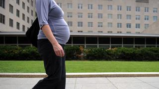 “Turismo de maternidad”: Cómo funciona la práctica por la que EE.UU. restringirá las visas a extranjeras embarazadas