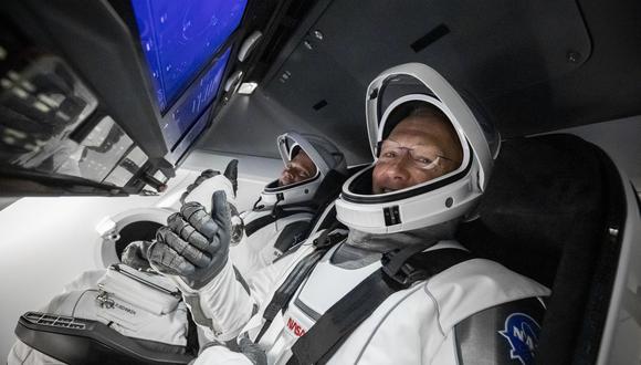 Doug Hurley (derecha) y Bob Behnken (izquierda), astronautas de SpaceX y la NASA. (REUTERS)