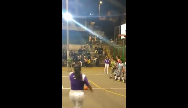 En Facebook fue publicado el video de un torneo amateur de mujeres con este fantástico golazo de 'Rabona'. Las reacciones del público en redes sociales volvió viral al clip audiovisual. (Foto: captura)