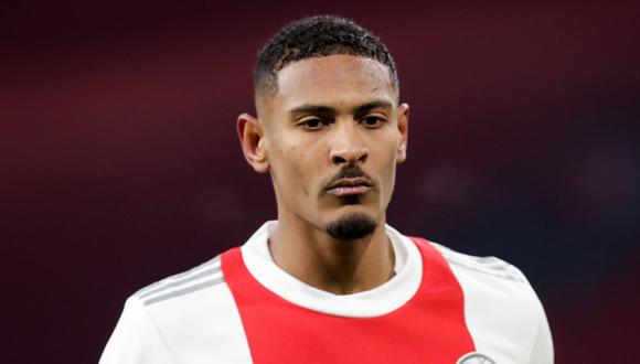 Sébastien Haller se molestó con periodista y confesó que odia elegir entre su país y club. (Foto: Getty)