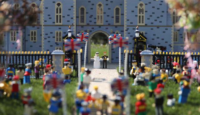 Lego decidió recrear la boda real del príncipe Harry y Meghan Markle. Se utilizaron más de 60 mil piezas. (Foto: AFP)