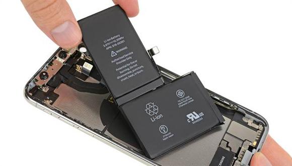 La batería en forma de L del iPhone X. (Foto: iFixit)
