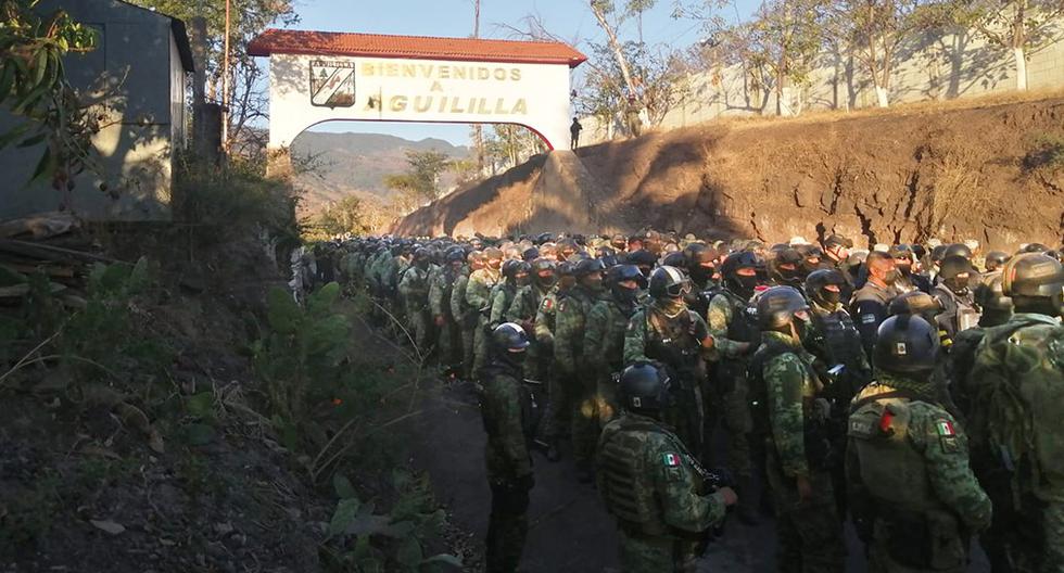El Ejército de México desplegó cientos de soldados y vehículos en el municipio de Aguililla, en el estado occidental de Michoacán. (Sedena).