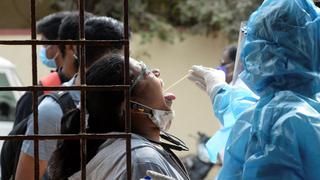 India: se disparan los casos de coronavirus hasta los casi 200.000 en un día, el número más alto en 7 meses