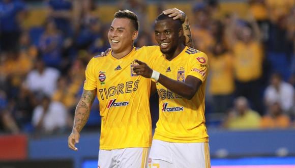 Julián Quiñones recibió un buen pase de Eduardo Vargas y quedó con el arco libre para firmar el cuarto gol de Tigres sobre Puebla. (Foto: AFP)