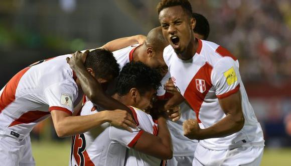 Políticos celebran triunfo de selección peruana en el Twitter
