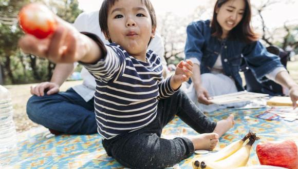El estudio investigó el comportamiento de los bebés durante la hora de la comida para investigar las raíces del altruismo -que parecen empezar desde temprano. (Foto: Getty)
