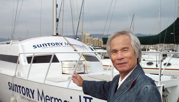 El aventurero marino japonés Kenichi Horie en el puerto de Nishinomiya en la prefectura de Hyogo, al oeste de Japón, el 16 de noviembre de 2007.