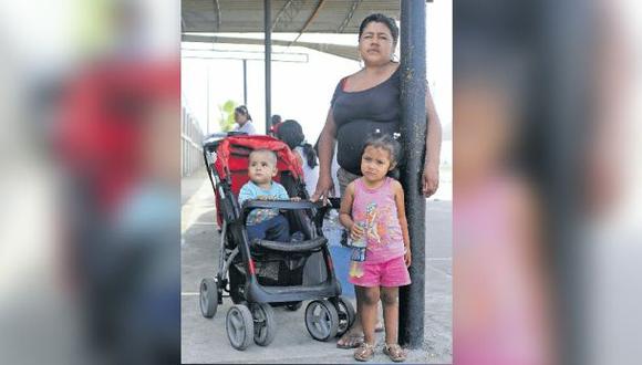 Familias aún esperan un cupo en vuelos humanitarios de la FAP