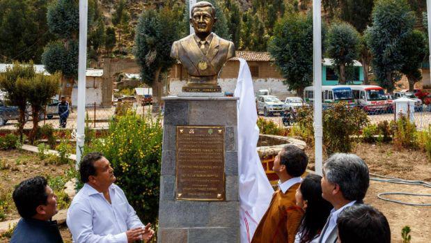 Ollanta Humala inauguró busto en su honor en Ayacucho [FOTOS] - 1