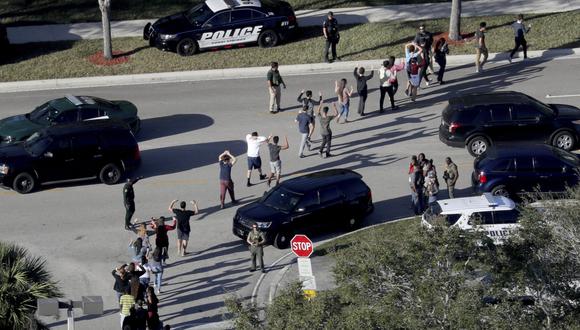 El 14 de febrero, Nikolas Cruz, de 19 años, entró disparando a una escuela secundaria de Parkland, Florida, causando la muerte de 17 personas. (AP)