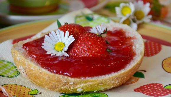 La mermelada de fresa es un clásico, pero se puede preparar en casa con otras frutas. (Foto: Pixabay)