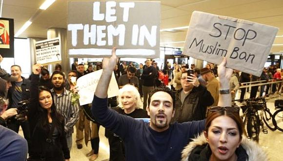 Durante toda la semana ha habido protestas en los aeropuertos de Estados Unidos en contra de la orden ejecutiva de Donald Trump. (Foto: AP)