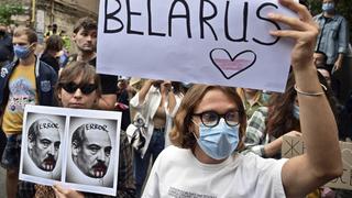 Bielorrusia: Liberan a manifestantes y salen a la luz denuncias de torturas 
