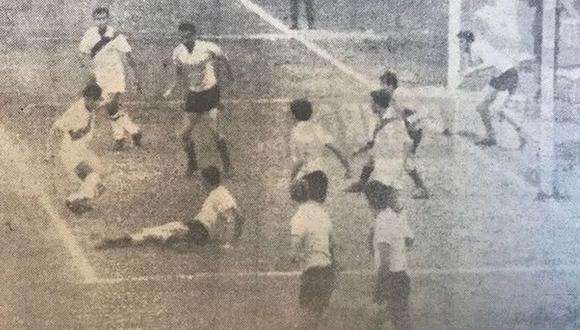 En acción, Roberto Chale ataca el área de Uruguay. La selección peruana tuvo el debut de muchos jugadores que luego serían mundialistas en México 70. (Foto: La Crónica)