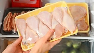 La forma de identificar que el pollo del refrigerador ya se echó a perder