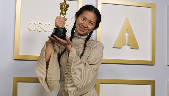 Chloé Zhao se llevó el premio a Mejor dirección en los Oscar 2021. (Foto: AP)