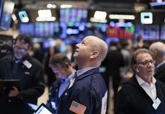 Wall Street cierra con un triple récord ante las bajadas de los tipos sugeridas por la Fed