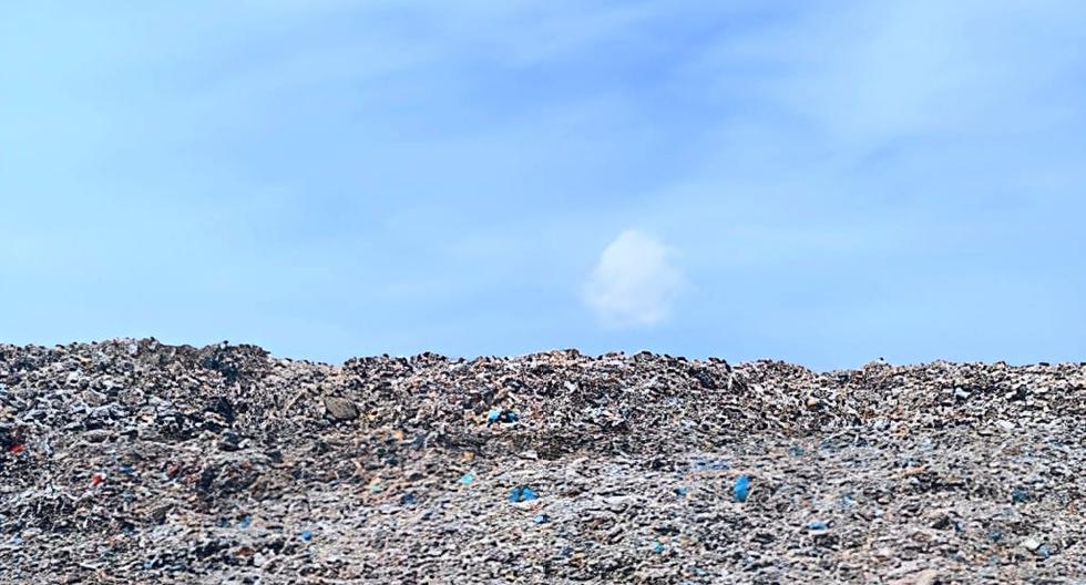 A los visitantes de Jaquira esperan montañas de basura que llegan hasta el cielo. 
 

Foto: Luciana Ocón Tecsi