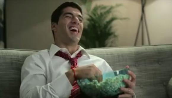 Luis Suárez vuelve a protagonizar gracioso comercial [VIDEO]