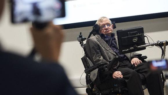 Stephen Hawking habló de ciencia en el Vaticano
