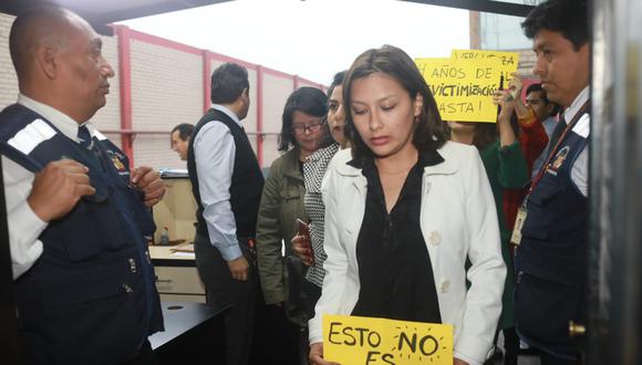 Arlette Contreras se pronunció tras la lectura de la sentencia contra Adriano Pozo. (Foto: Juan Ponce/El Comercio)