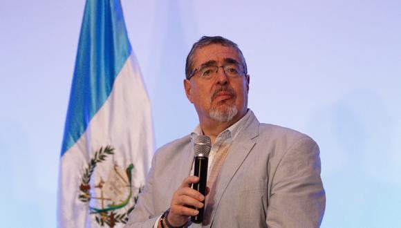 El presidente electo de Guatemala, Bernardo Arévalo de León, participa durante una reunión en Ciudad de Guatemala, Guatemala, el 1 de octubre de 2023. (Foto de David Toro / EFE)