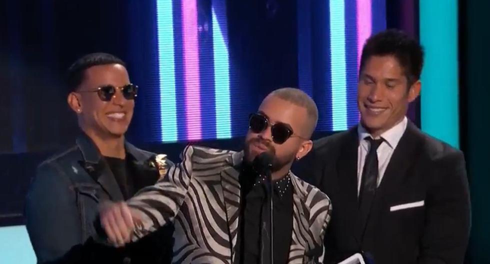 Daddy Yankee interpretó \"Andas en mi cabeza\" junto a Chino y Nacho en los Premios Tu Mundo. (Foto: Twitter)