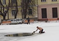Se enfrenta al frío por rescatar a un perro de un lago congelado