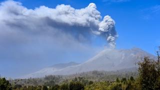 Volcán Calbuco sigue lanzando cenizas que ya llegan a Uruguay