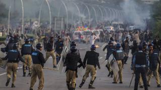 Pakistán: Manifestantes irrumpen en la estación de TV estatal