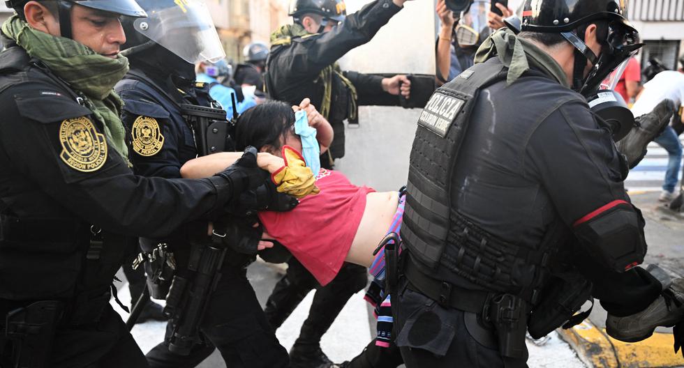 US cites ‘major problem’ of impunity for police abuse in Peru |  Protests in Peru |  Joe Biden |  Dina Polwart |  Pedro Castillo |  Bono |  world