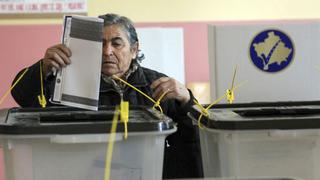 Kosovo: Serbios vuelven hoy a votar tras elecciones frustradas