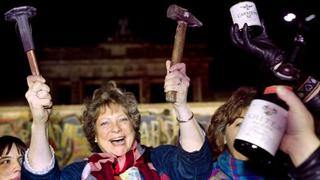 Cómo el bloque comunista cayó en 1989 como un “castillo de naipes” (y por qué su colapso fue casi un accidente) 