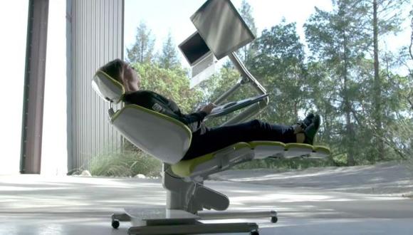 Este escritorio te permitirá trabajar acostado