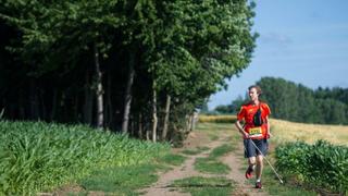 Atleta con deficiencia visual completa carrera gracias a un GPS