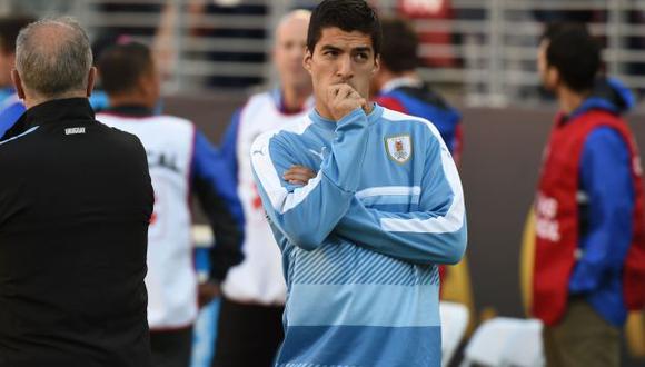 El consuelo de Luis Suárez tras eliminación de Uruguay
