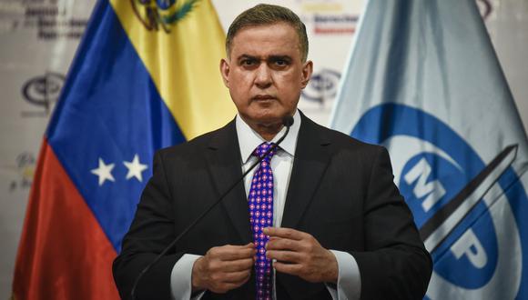Venezuela: Fiscal Tarek William Saab denuncia que desde Colombia se planea "bombardear e invadir" el país. (Bloomberg).