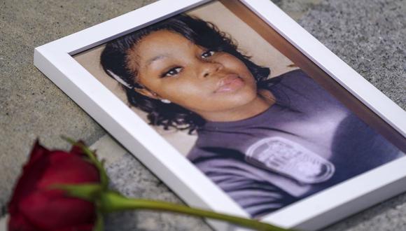 Foto de Breonna Taylor, quien perdió la vida como resultado de la violencia durante la 2da Marcha Anual Defend Black Women en Black Lives Matter Plaza en Washington. , CC. (Foto de Leigh Vogel / GETTY IMAGES NORTEAMÉRICA / AFP)