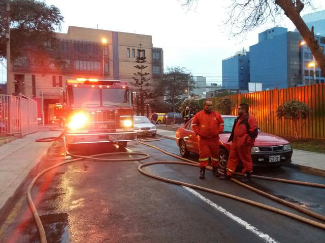 Incendio en edificio multifamiliar de San Isidro: (Fotos: Yasmín Rosas / Dante Piaggio)