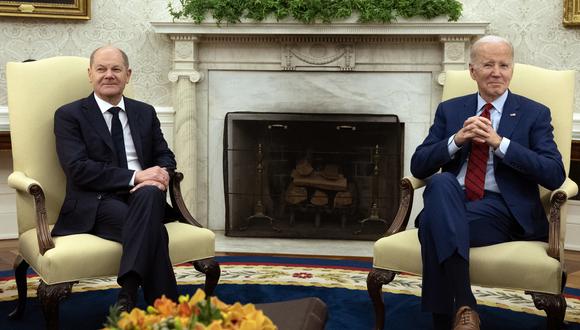 El presidente de los Estados Unidos, Joe Biden, se reúne con el canciller alemán, Olaf Scholz, en la Oficina Oval de la Casa Blanca en Washington, DC, el 3 de marzo de 2023. (Foto: Andrew Caballero-Reynolds / AFP)