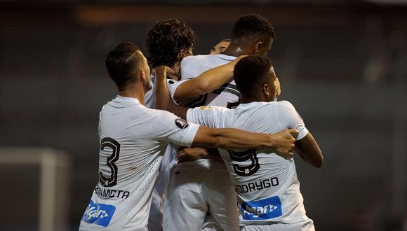 Estudiantes de La Plata sufrió una dolorosa derrota frente al Santos brasileño por la fase de grupos. El único gol del encuentro lo anotó Arthur Gomes. (Foto: AFP)