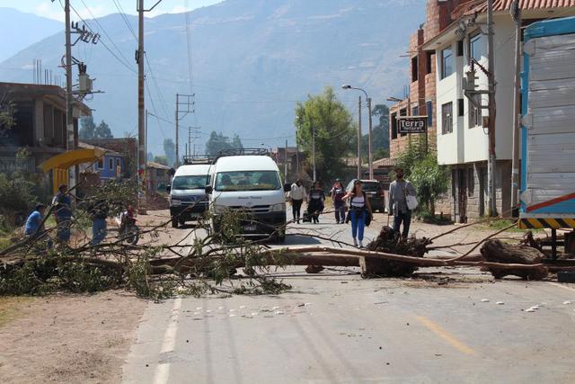 Cusco: pobladores de Urubamba acatan paro de 48 horas [FOTOS] - 7