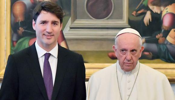 Justin Trudeau, primer ministro de Canadá, y el papa Francisco. (Foto: AFP)