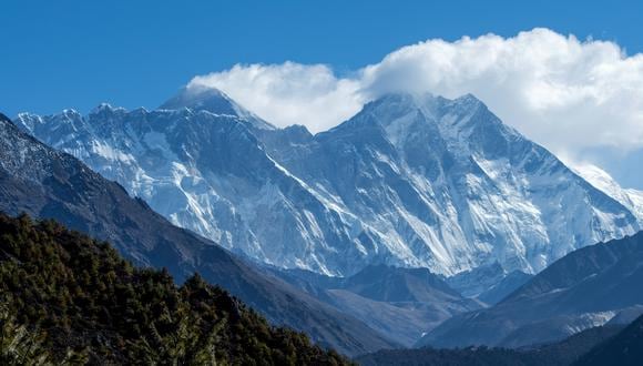 El monte Everest es considerado el más alto del mundo. (Foto: PRAKASH MATHEMA / AFP)