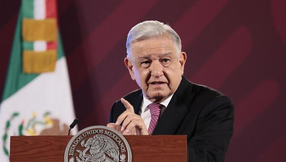 El presidente de México, Andrés Manuel López Obrador, habla durante su conferencia de prensa matutina en el Palacio Nacional, en Ciudad de México. (Foto: José Méndez/EFE)