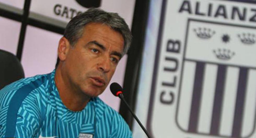 Pablo Bengoechea explicó el motivo por el cual no llevará a Leao Butrón al partido contra UTC. (Foto: Andina)