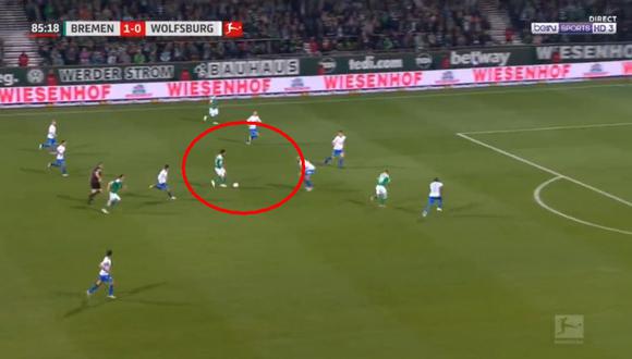 Claudio Pizarro deleitó a los hinchas del Werder Bremen con este genial pase que acabó en gol. (Foto: captura)