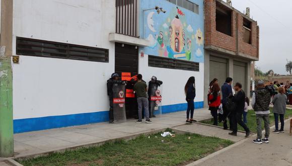 Autoridades clausuraron colegio bamba que funcionaba en Carabayllo. (Foto: Ministerio de Educación)